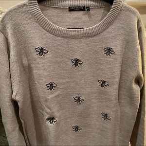 Gray cozy sweater w/ black embroidered bumble bees
